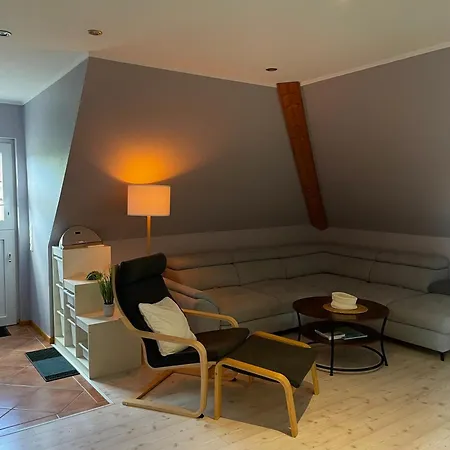Apartment Leah Toenning
