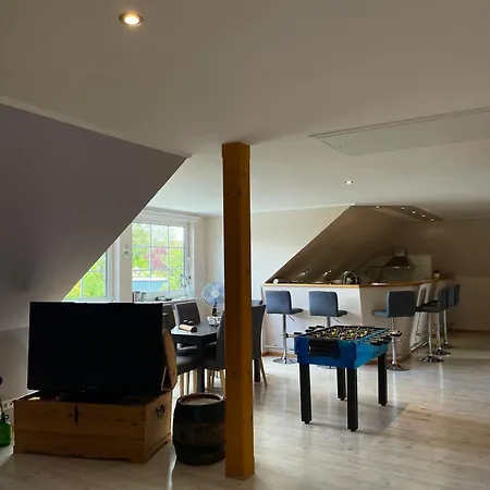 Leah Apartment *
