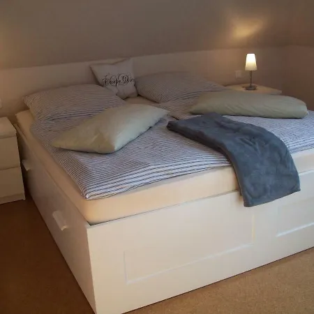 Leah Apartment *